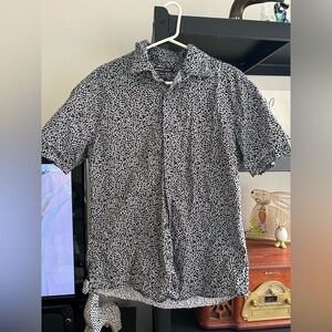 Michael Kors Black & White Short-Sleeve Printed Button-Down Shirt